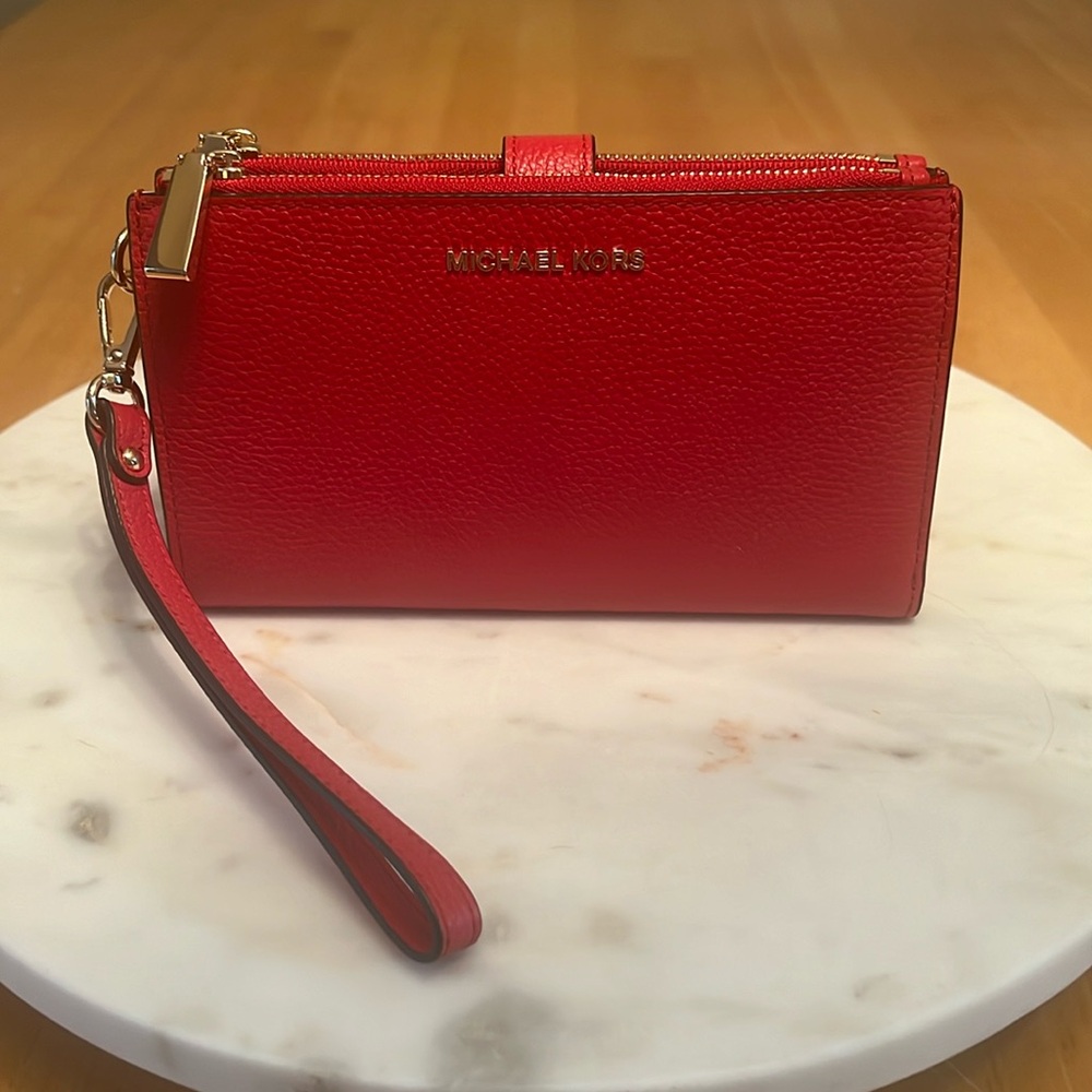 MICHAEL KORS Pebble Leather Double Zipper Wristlet - Crimson